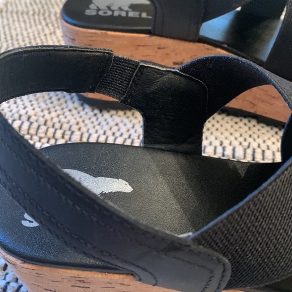 Brand New Sorel Black Platforms. Size 9. - Picture 6 of 9